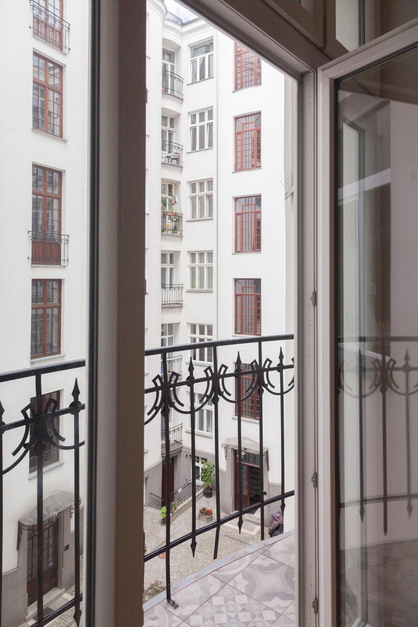 Art Wilcza Street Apartament *